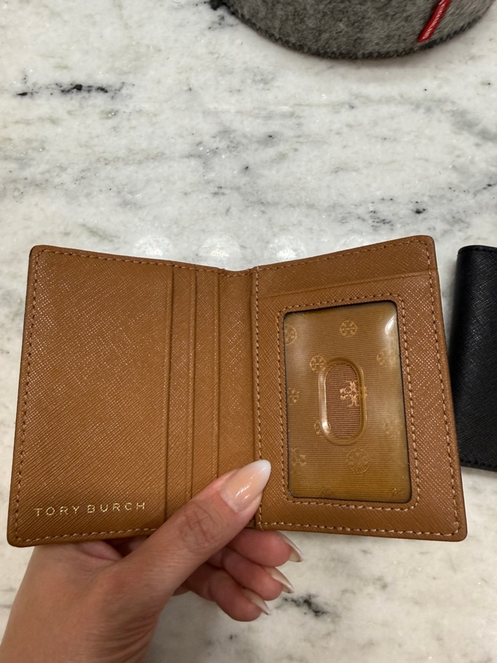 Tory Burch Tan Leather Card & Key Holder with Gold Logo - Picture 2 of 3